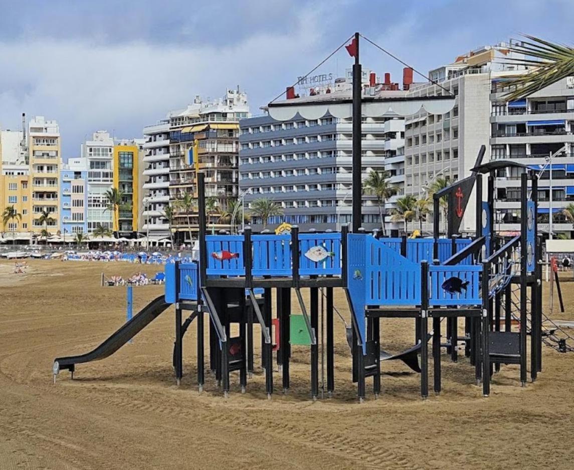 Luxury Family Beachfront Apartment *